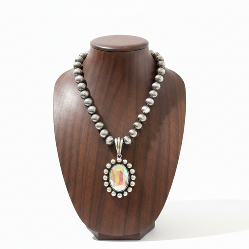 Western Crystal Oval Navajo Pearl Necklace – Dark Wooden Neck Display