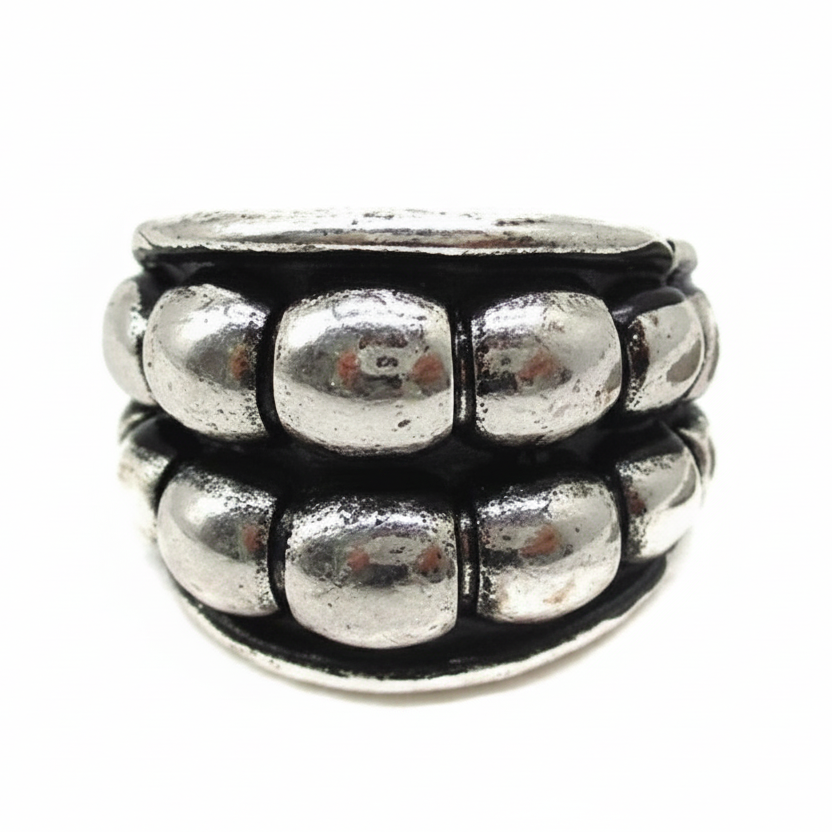 Western Double Bubble Textured Stretch Ring – White Background